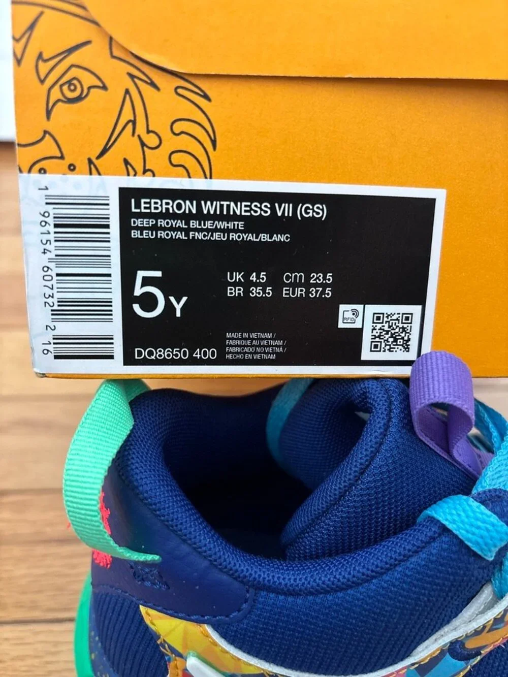 NIKE LeBron Witness 7 Mid Top Sneakers IN BOX Kaleidoscope Colorway SZ 5 YOUTH